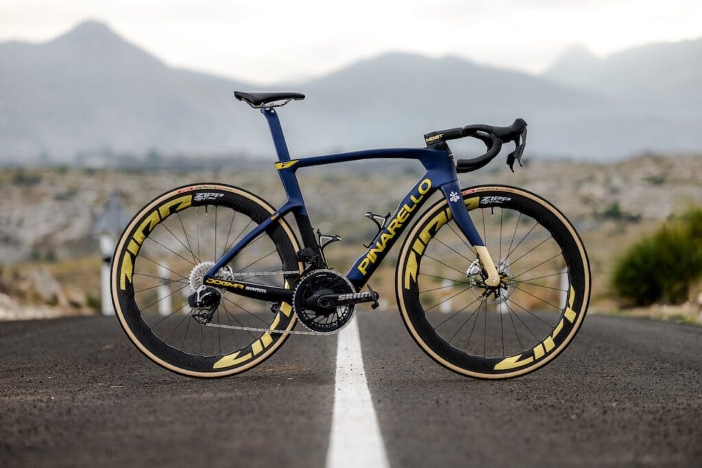 Vélo Pinarello Dogma F de l'équipe Pinarello-Q36.5 Pro Cycling