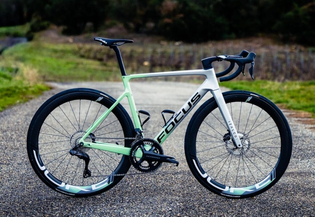 V&eacute;lo Focus Izalco Max 9.7 de Bourg-en-Bresse Ain Cyclisme