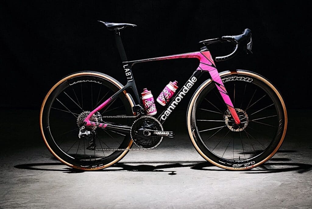 vélo Cannondale SuperSix Evo d' EF Education-Easypost et d'EF Education-Oatly