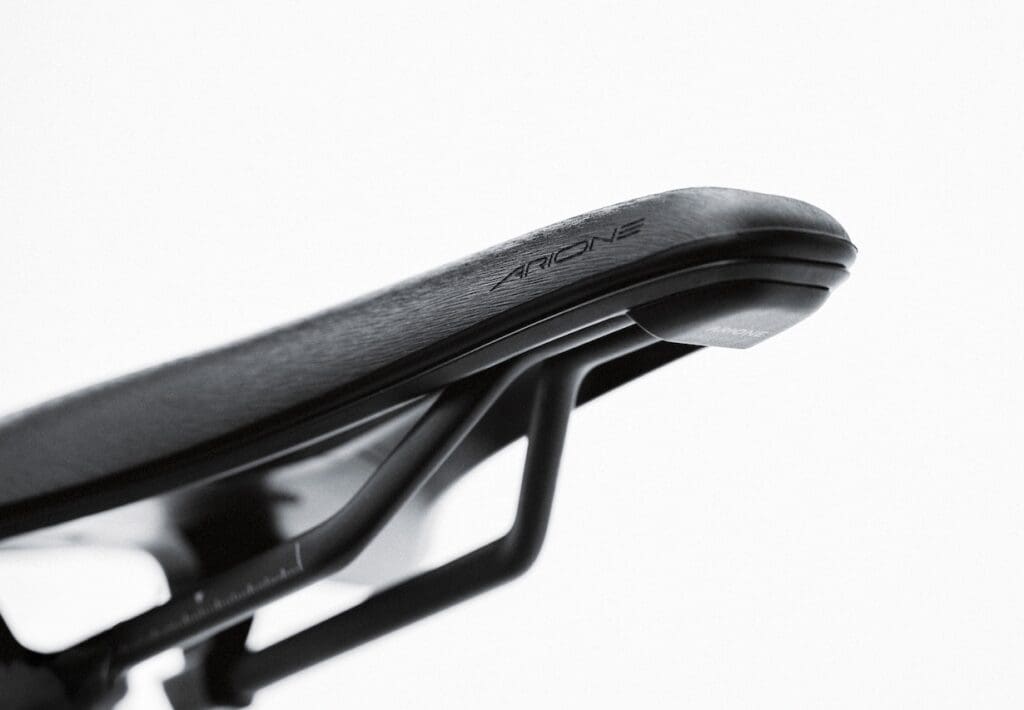 Nouvelle selle fi'zi:k Arione