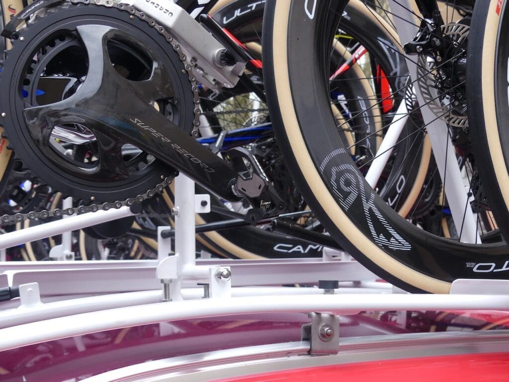 Le matériel et les vélos des pros vus l'Omloop Het Nieuwsblad 2026