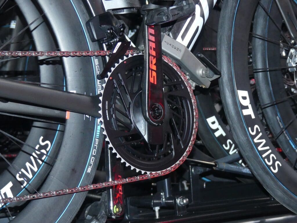 Le matériel et les vélos des pros vus l'Omloop Het Nieuwsblad 2026