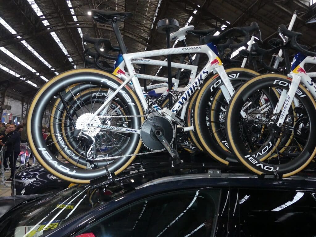 Le matériel et les vélos des pros vus l'Omloop Het Nieuwsblad 2026