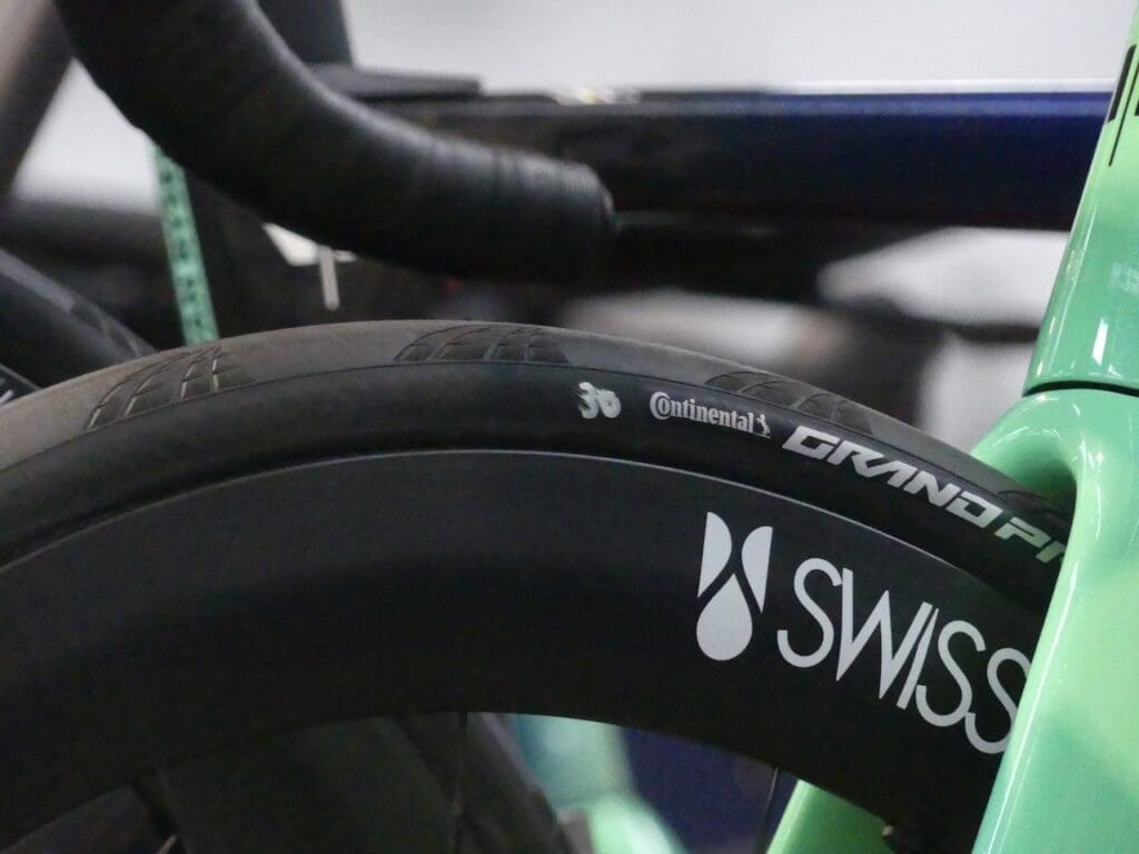 Le matériel et les vélos des pros vus l'Omloop Het Nieuwsblad 2026