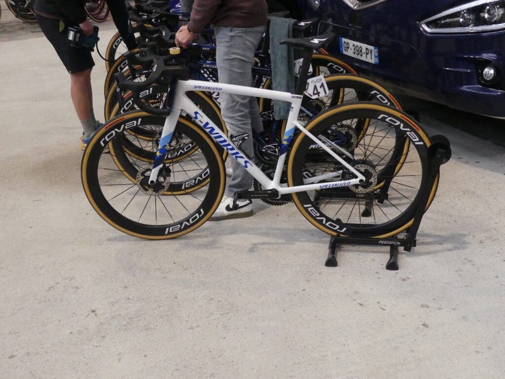 Le matériel et les vélos des pros vus l'Omloop Het Nieuwsblad 2026