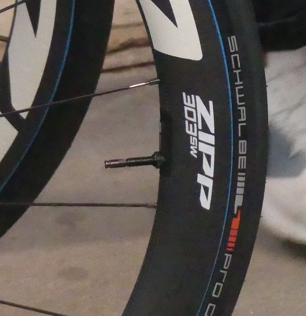 Le matériel et les vélos des pros vus l'Omloop Het Nieuwsblad 2026