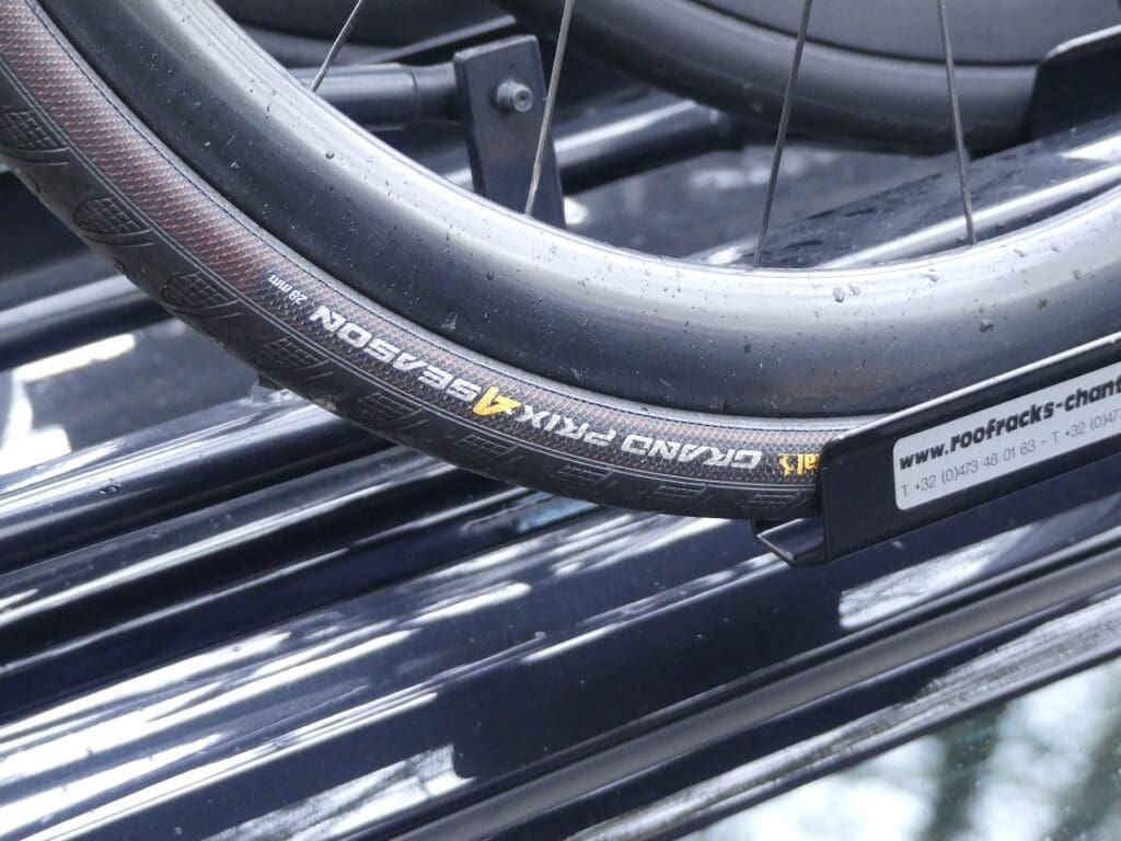 Le matériel et les vélos des pros vus l'Omloop Het Nieuwsblad 2026