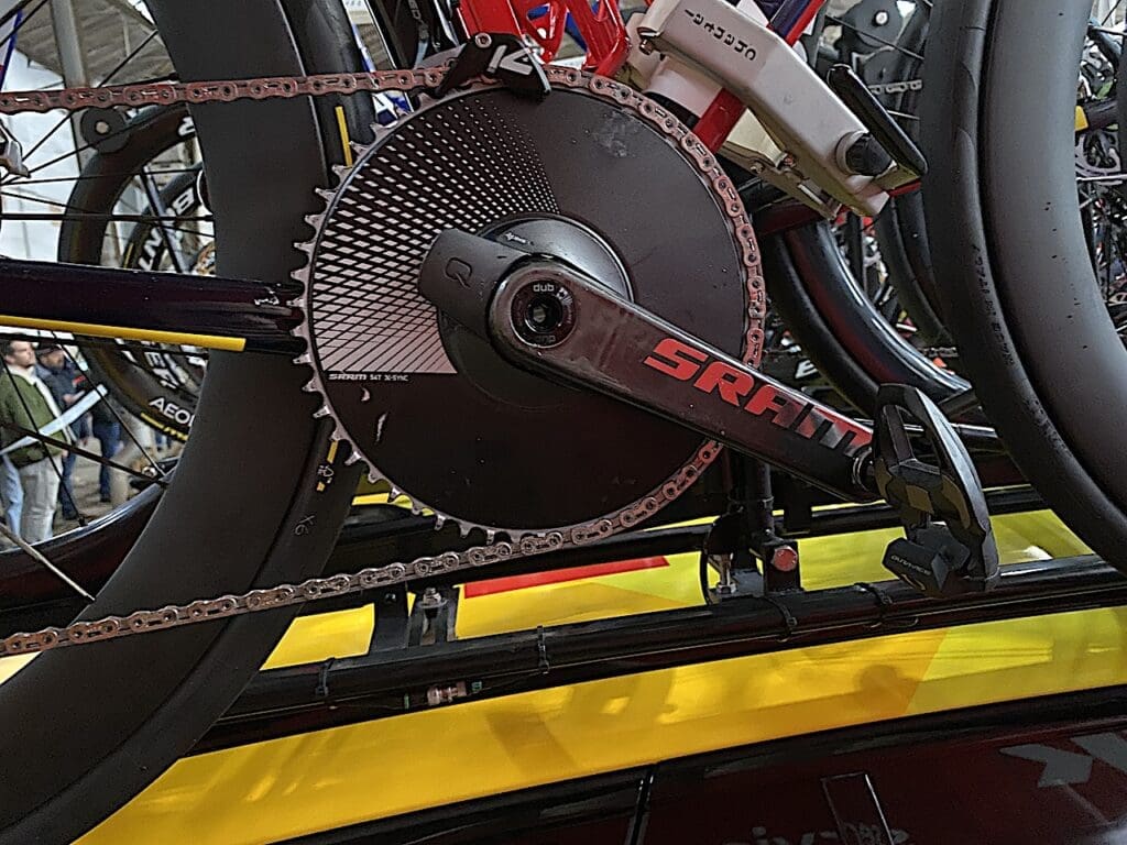 Le matériel et les vélos des pros vus l'Omloop Het Nieuwsblad 2026