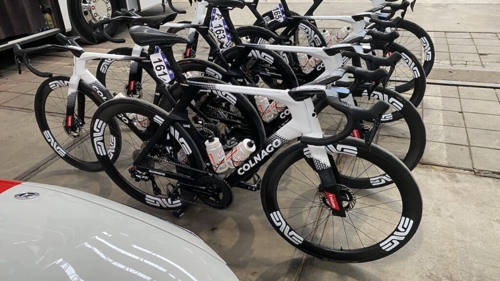 Le matériel et les vélos des pros vus l'Omloop Het Nieuwsblad 2026