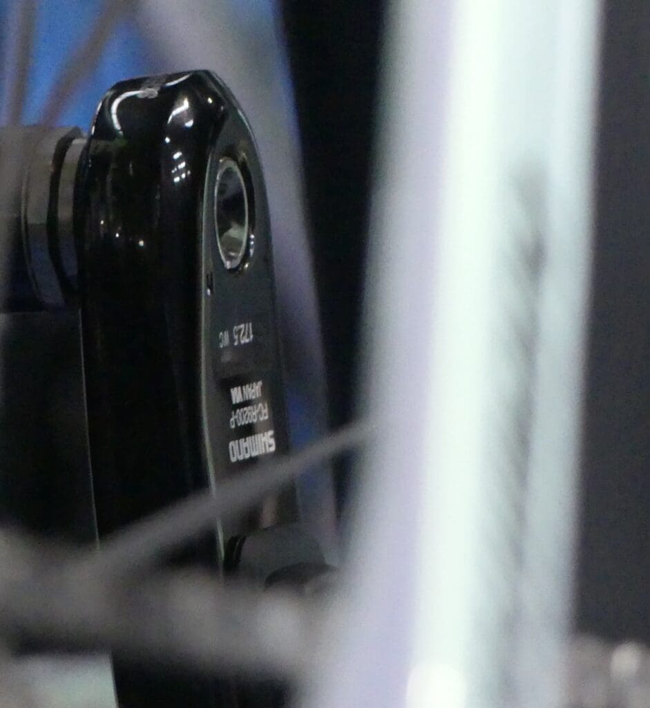 nouveau Canyon Aeroad CFR de Mathieu van der Poel de l'équipe Alpecin-Premier Tech sur l'Omloop Het Nieuwsblad 2026