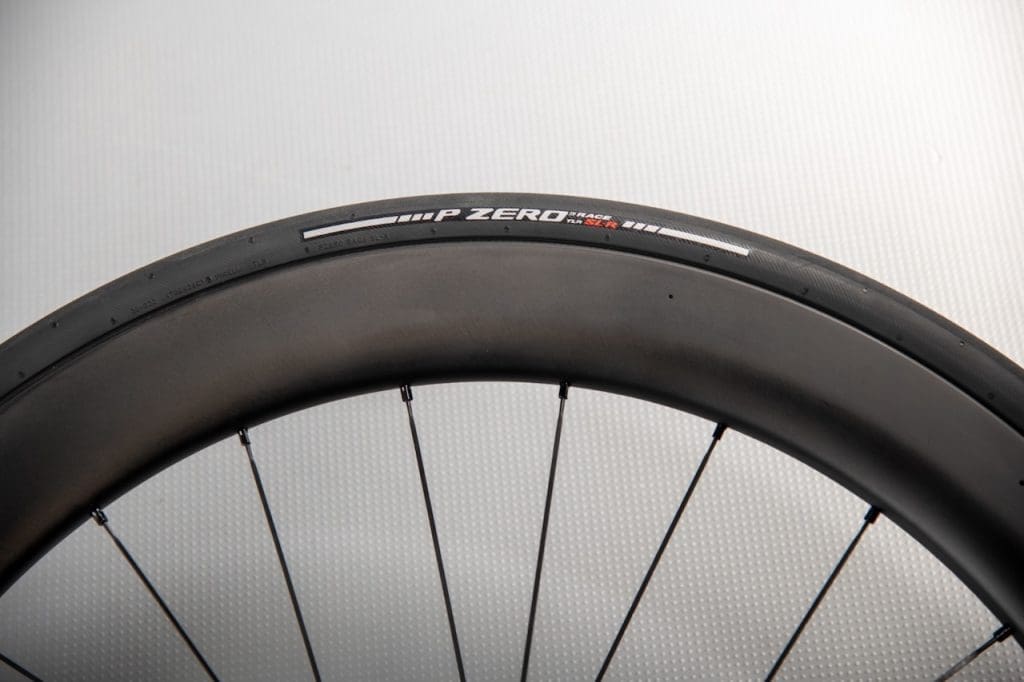 Nouveau tubeless Pirelli P ZERO Race TLR SL-R adoptant la technlogie PAAS