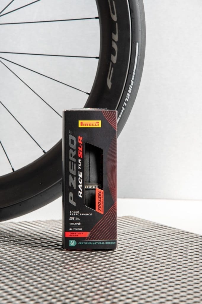 Nouveau tubeless Pirelli P ZERO Race TLR SL-R adoptant la technlogie PAAS