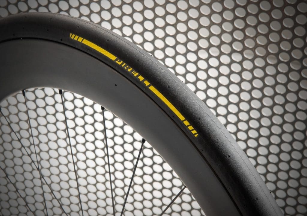 Prototype pneu Pirelli PAAS