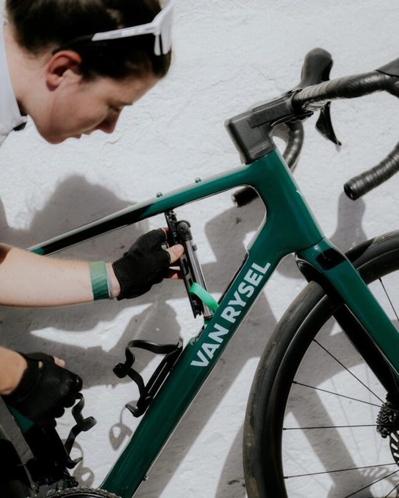 Vélo d'endurance Van Rysel EDR CF