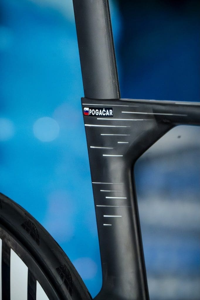 Nouveau de vélo de contre-la-montre Colnago TT2 de Tadej Pogačar