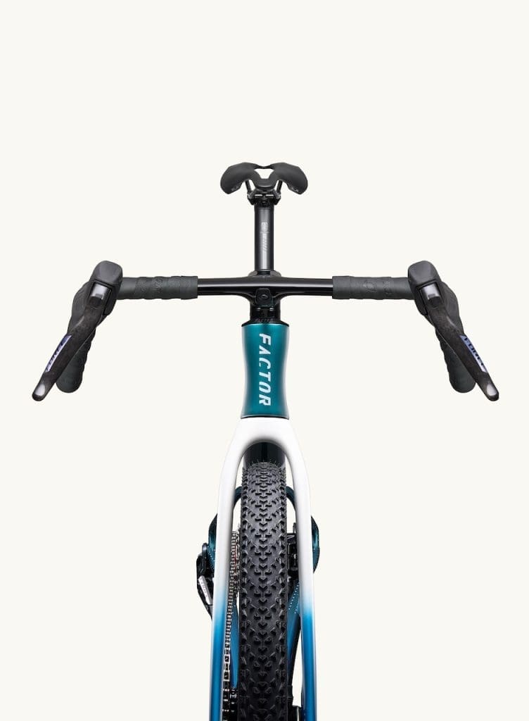 vélo de compétition gravel longue distance Factor Sarana