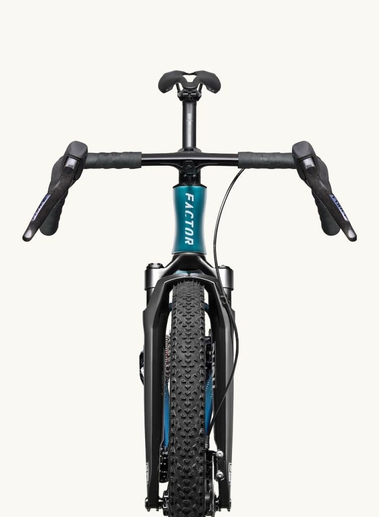 vélo de compétition gravel longue distance Factor Sarana