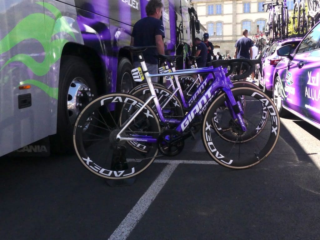 Le matériel et les vélos des pros sur le Tour Auvergne-Rhône-Alpes 2026