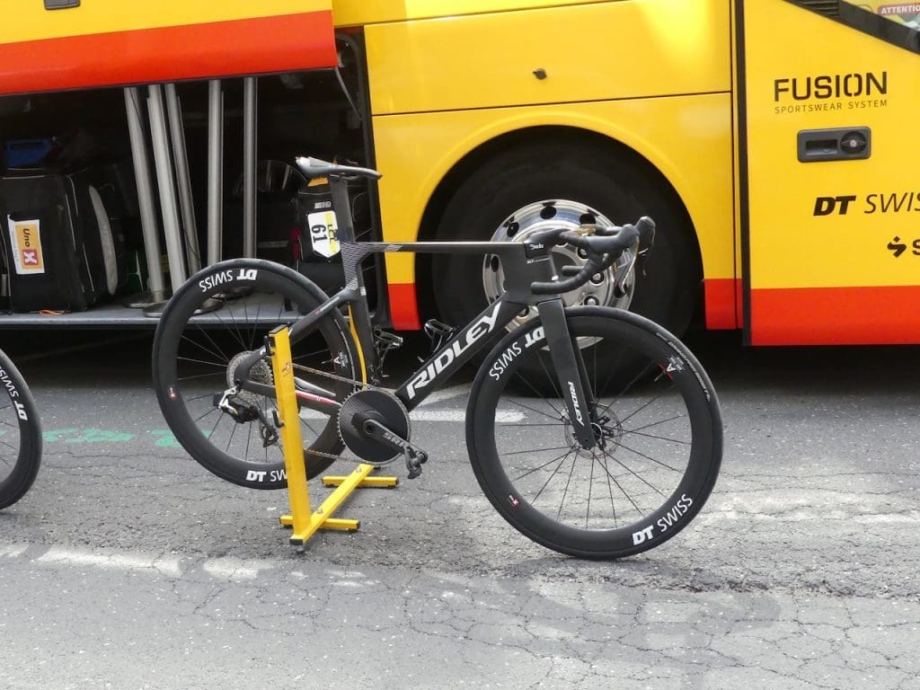 Le matériel et les vélos des pros sur le Tour Auvergne-Rhône-Alpes 2026