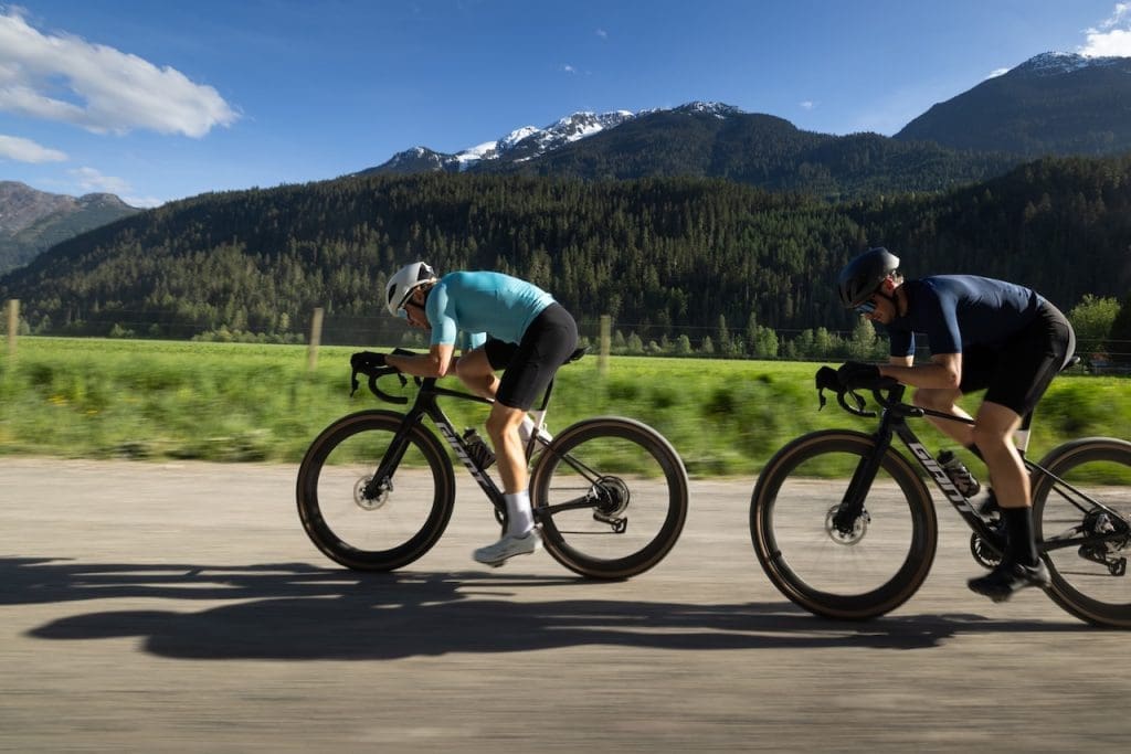 Nouveaux vélos de course gravel Gain revolt Advanced SL et Liv Devote Advanced SL