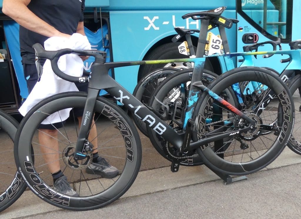 Le matériel d'XDS-Astana Team sur le Tour de France 2026