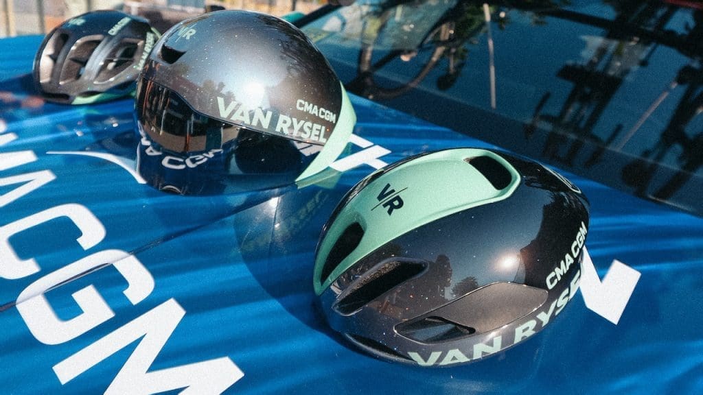 Le nouveau casque d'Olav Kooij de Decathlon-CMA CGM pour e Tour de France 2026