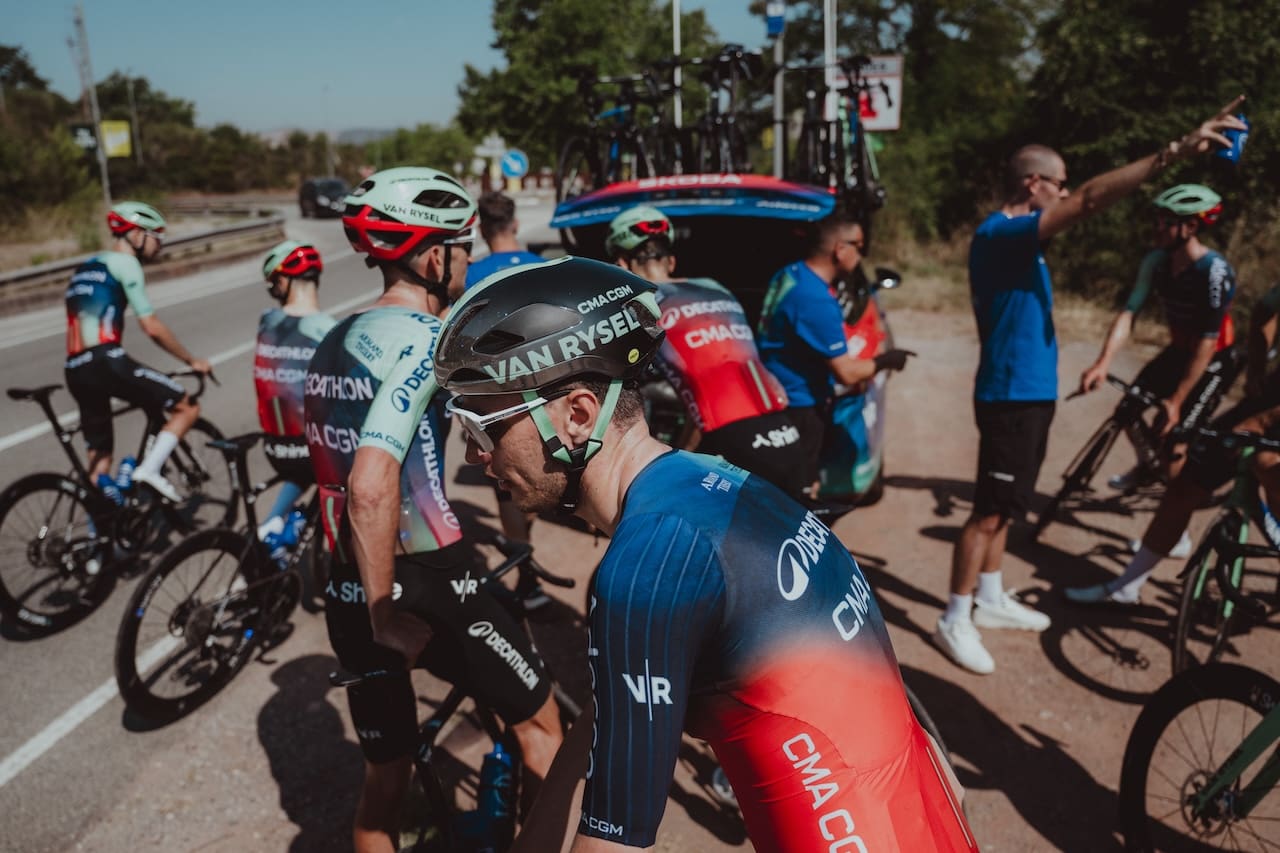 Le nouveau casque d'Olav Kooij de Decathlon-CMA CGM pour e Tour de France 2026