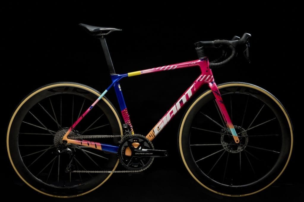 Nouvelle décoration Neon Flux pour le kit cadre Giant TCR Advanced Pro